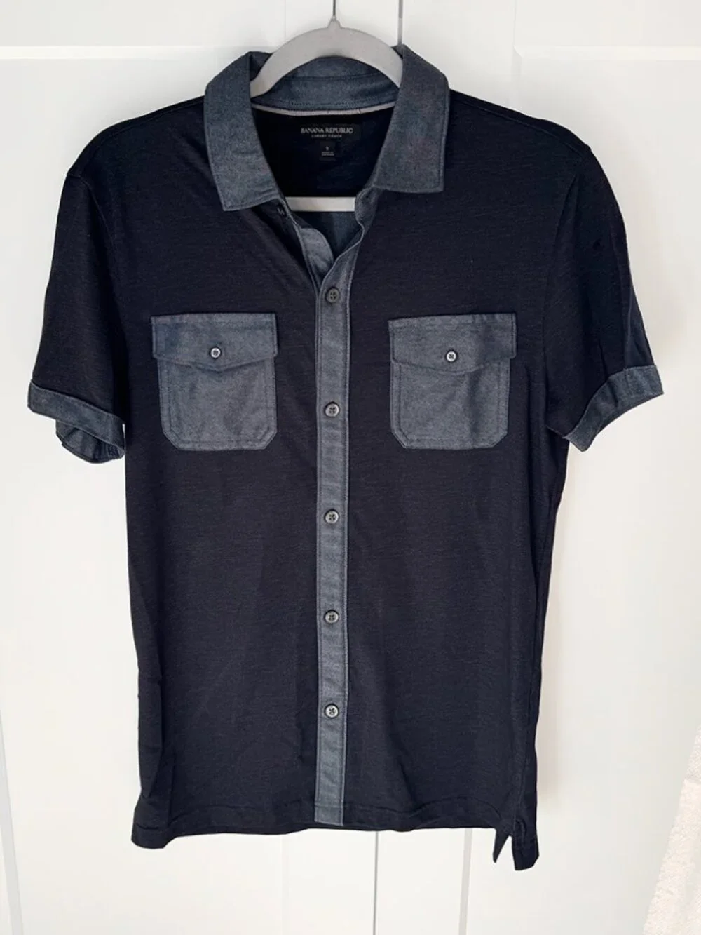 Banana Republic Luxury Touch Short Sleeve Button Down Shirt, Small